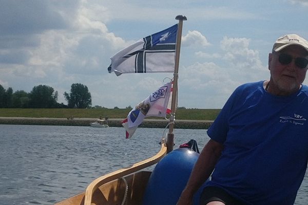 Kirchboot beflaggt.jpeg