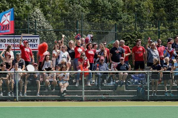 1391fans-4fdc7aeb-b917-45d7-85f8-59b9068a29d2.jpg