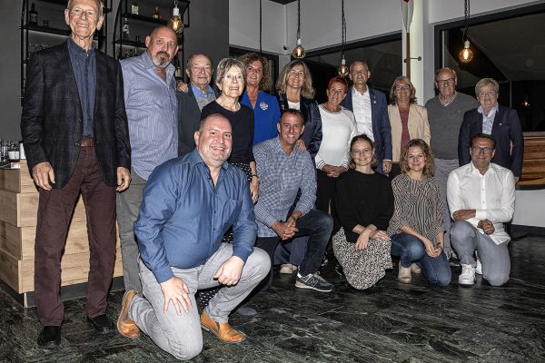 1h5996RRKJubilare2023Teamfoto.jpg