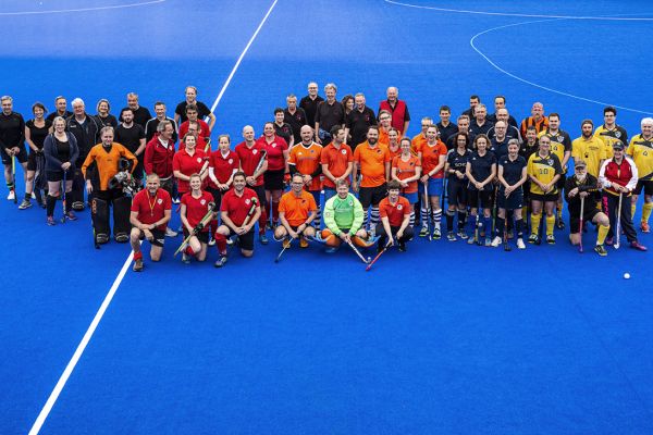 h6631RRK_Elterhockeyturnieram120523alle.jpg