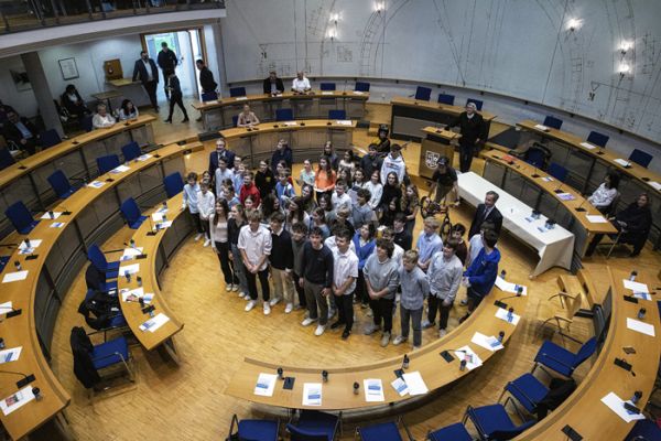 hh2143StadtRuesselsheimJugendehrung2023alle.jpg
