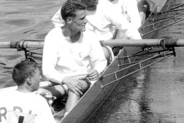 Helmut am Steuer.jpg