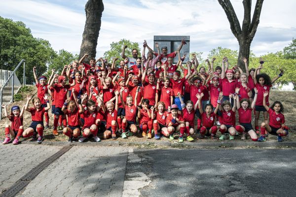 h5623DeutschlandIndienEinlaufkinder190723.jpg