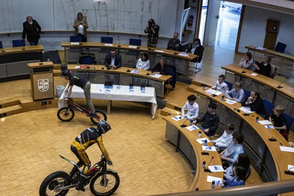 hh2112StadtRuesselsheimJugendEhrung2023.jpg