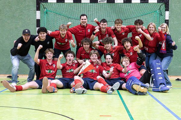2026_1987RRKmU18HM_Halle2025_2026Teamfoto.jpg